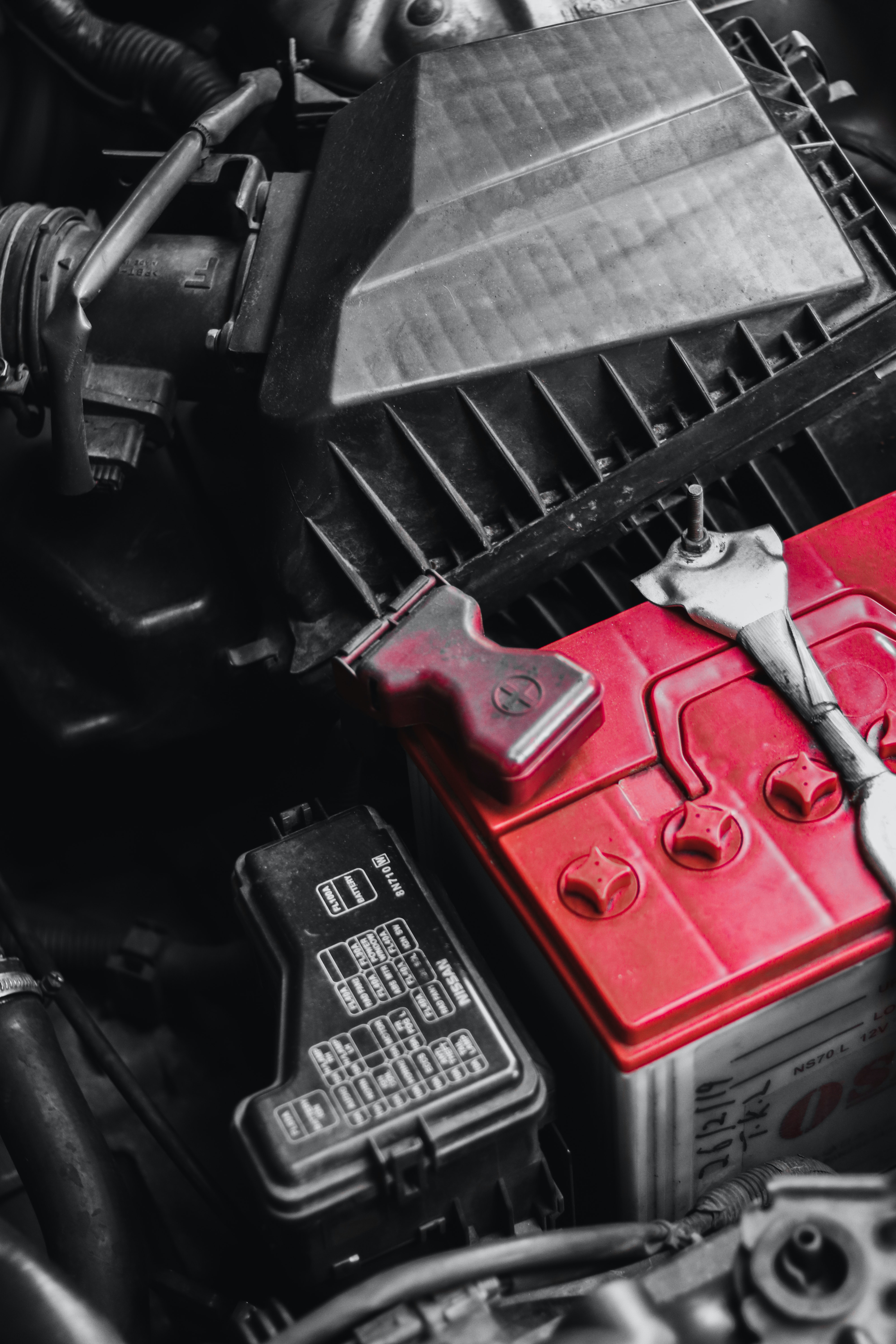 Choosing the Right Car Battery: Insights from Seven Hills Systems – Chennai’s Leading Dealer